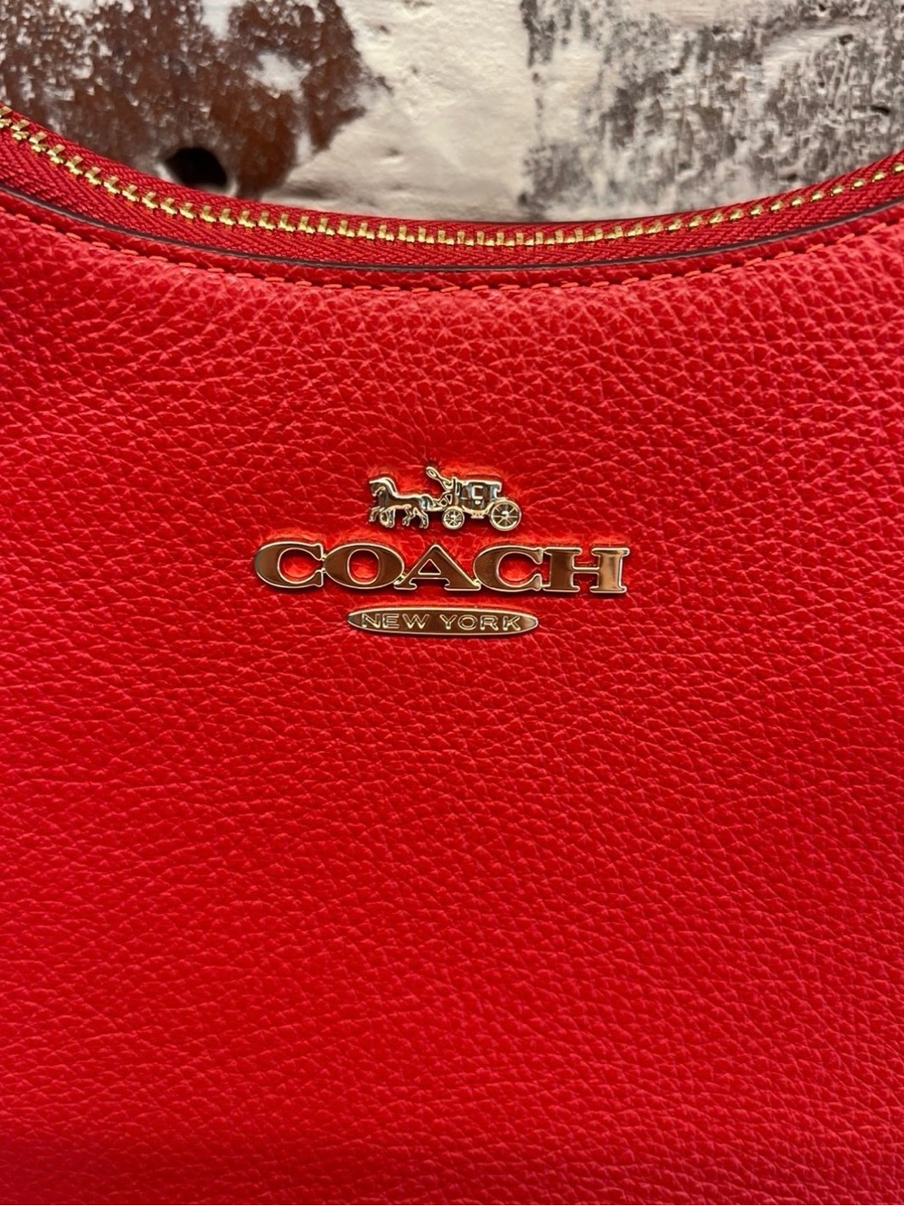 ❤️ New Coach Authentic Teri Hobo in Gold/Bold Red (Exclusive) - Picture 6 of 7